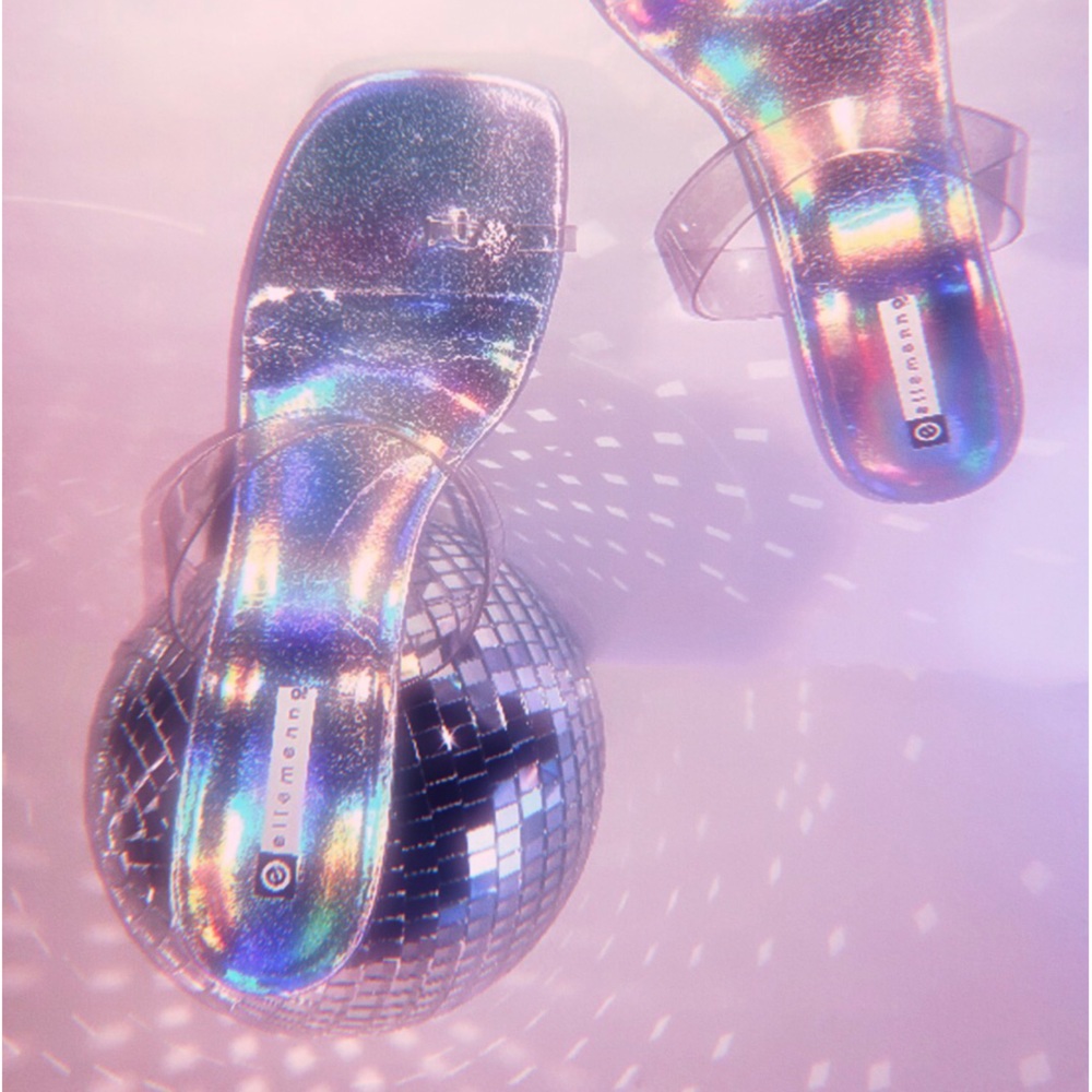🪩Ellemenno “FANTASMA” Holographic heel sandals. 🪩